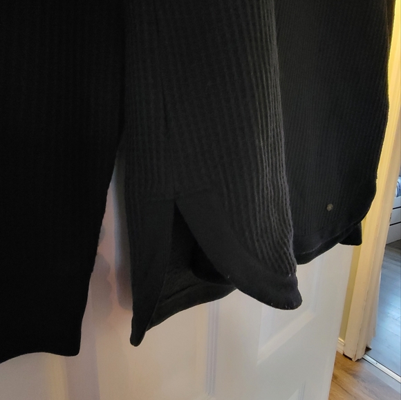 LL Bean Signature Navy Heavyweight Henley - Picture 5 of 7